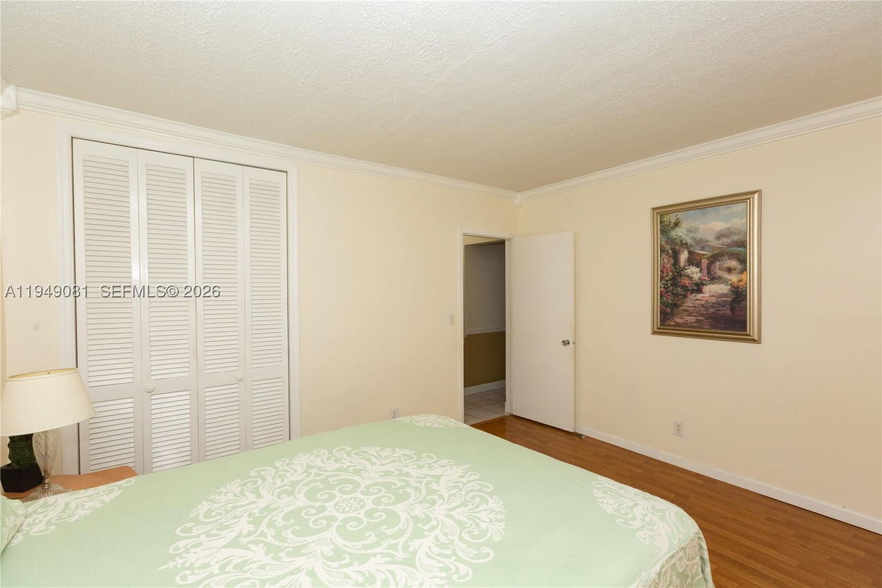Real estate property located at 7401 Pines Blvd #222, Broward, Pembroke House Condo, Pembroke Pines, FL