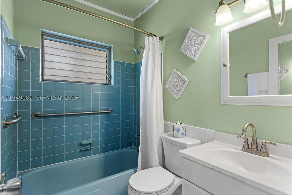 Real estate property located at 7401 Pines Blvd #222, Broward, Pembroke House Condo, Pembroke Pines, FL