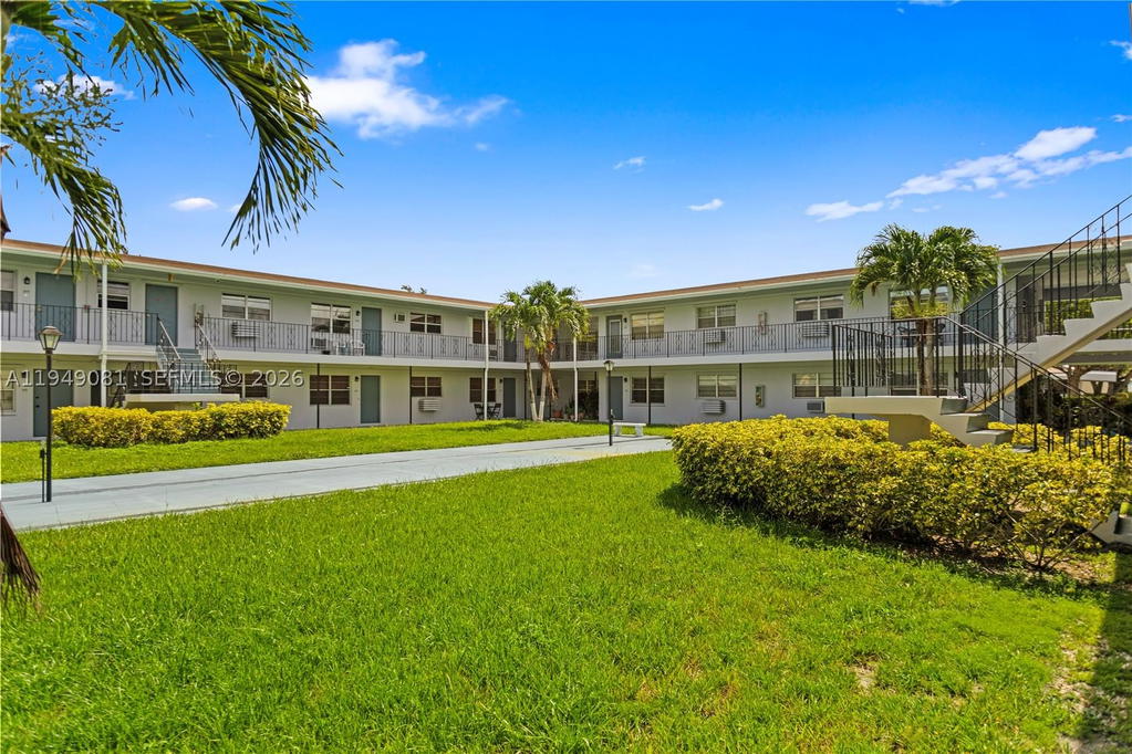 Real estate property located at 7401 Pines Blvd #222, Broward, Pembroke House Condo, Pembroke Pines, FL