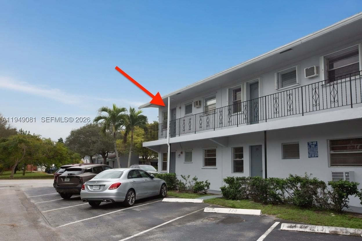 Real estate property located at 7401 Pines Blvd #222, Broward, Pembroke House Condo, Pembroke Pines, FL