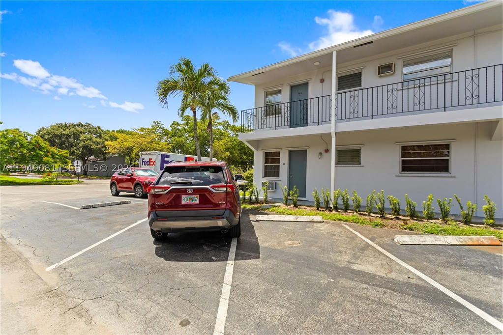 Real estate property located at 7401 Pines Blvd #222, Broward, Pembroke House Condo, Pembroke Pines, FL