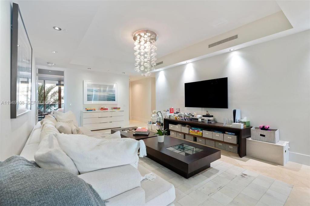 Real estate property located at 5959 Collins Ave #606, Miami-dade, The Residences At The Bat, Miami Beach, FL