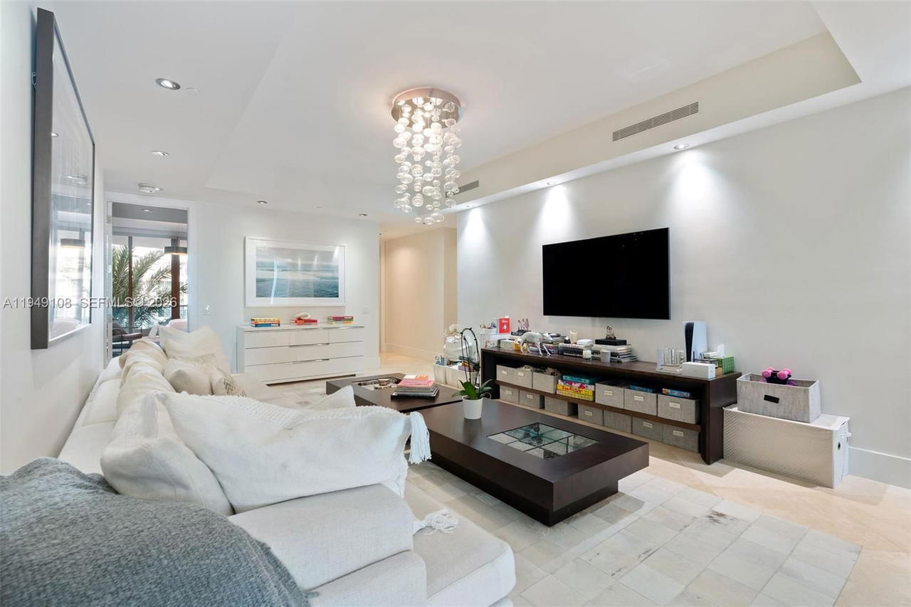 Real estate property located at 5959 Collins Ave #606, Miami-dade, The Residences At The Bat, Miami Beach, FL