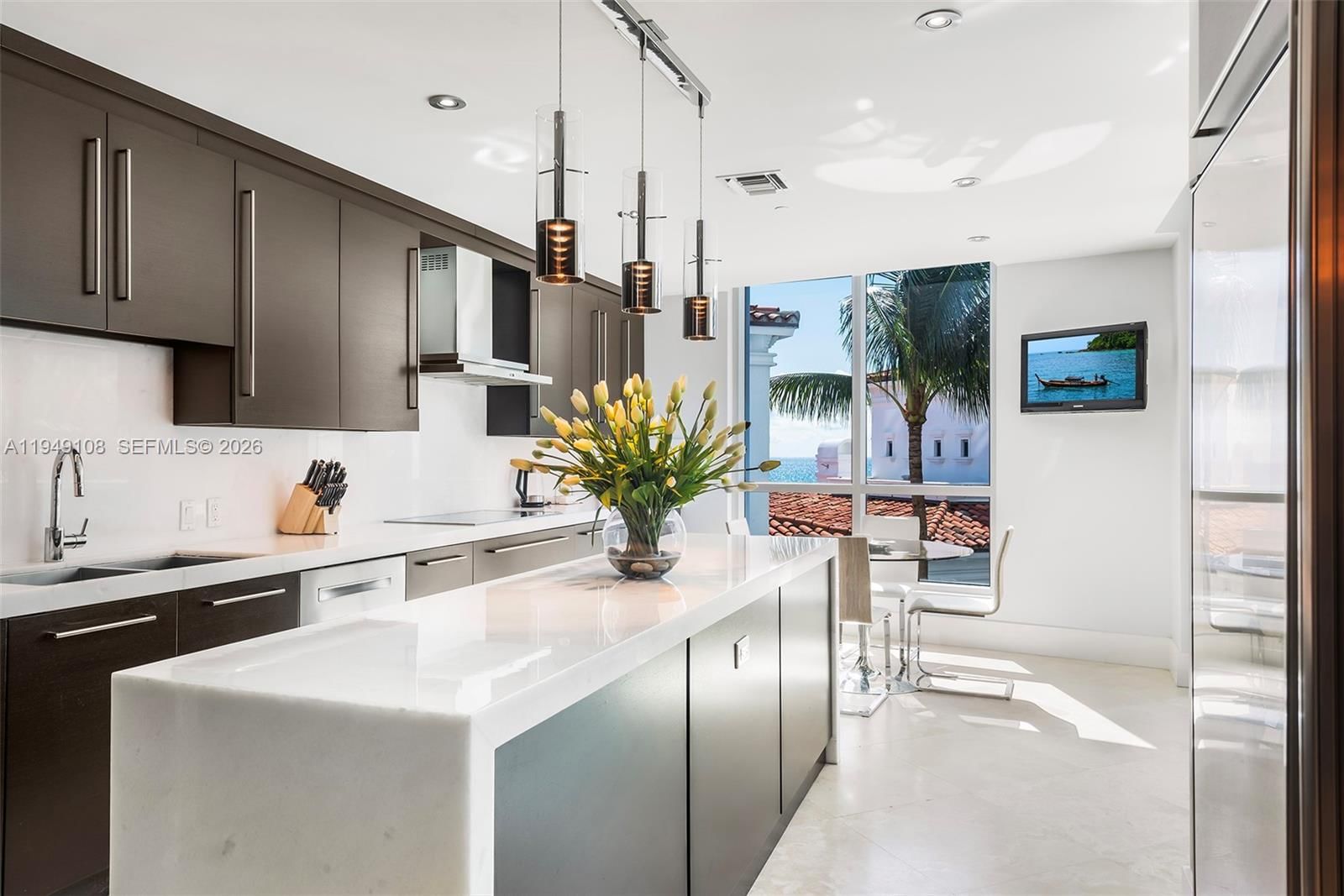 Real estate property located at 5959 Collins Ave #606, Miami-dade, The Residences At The Bat, Miami Beach, FL
