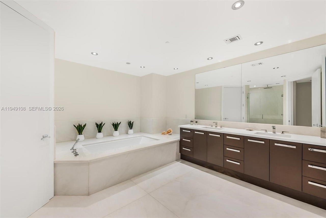 Real estate property located at 5959 Collins Ave #606, Miami-dade, The Residences At The Bat, Miami Beach, FL