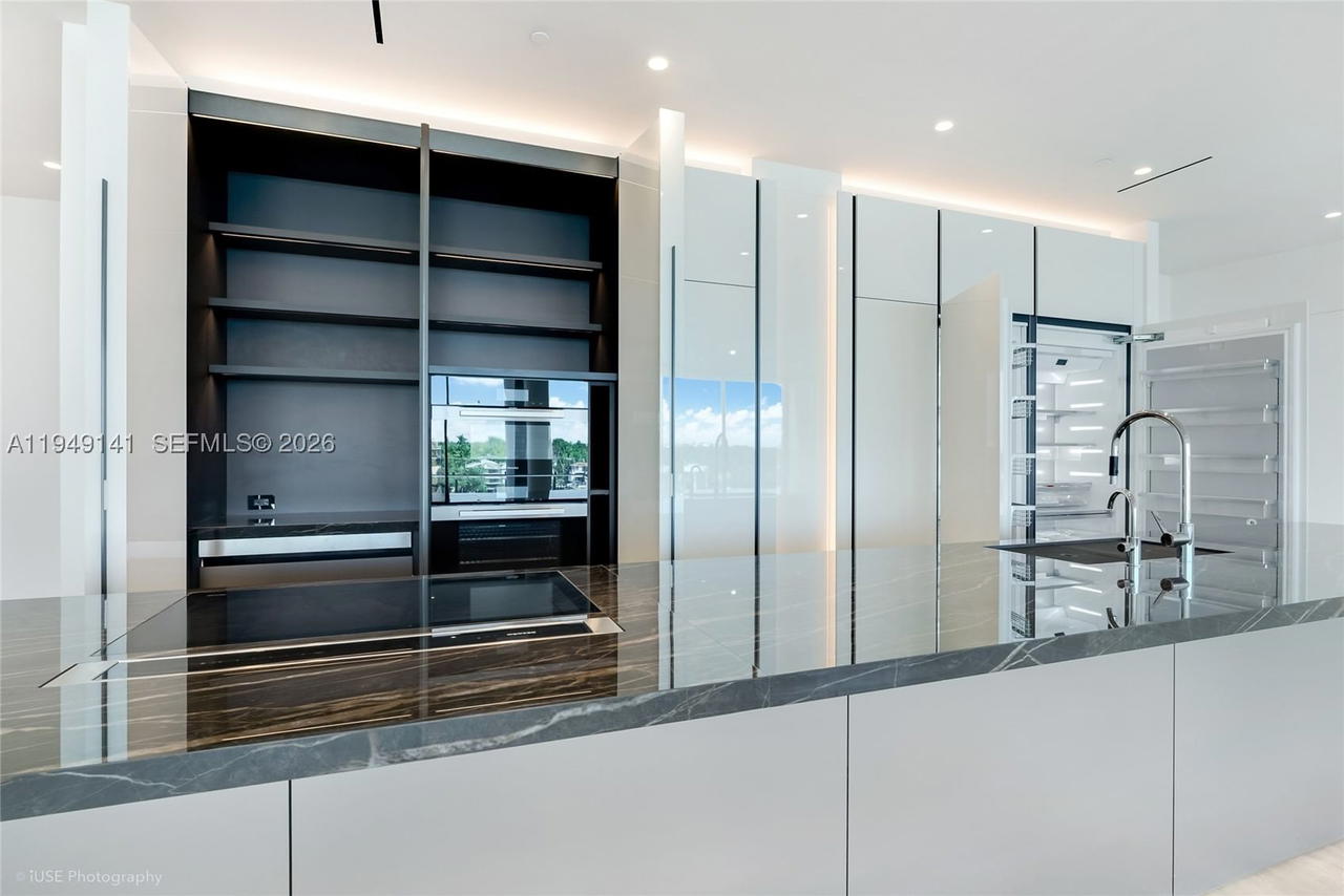 Real estate property located at 5 Grove Isle Dr. S503, Miami-dade, Grove Isle, Miami, FL