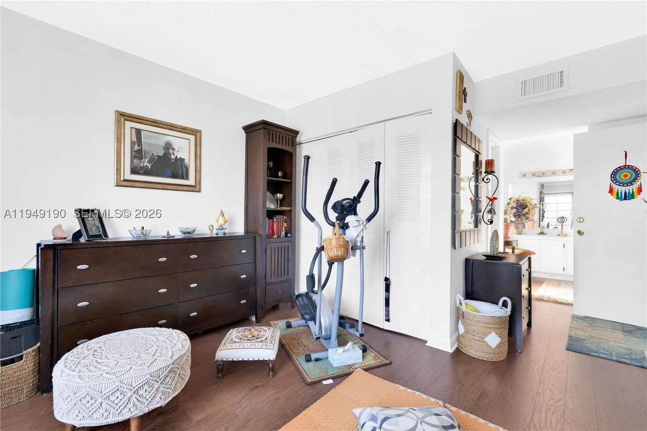 Real estate property located at 5900 127th Ave #3311, Miami-dade, Miller Gardens Condo, Miami, FL
