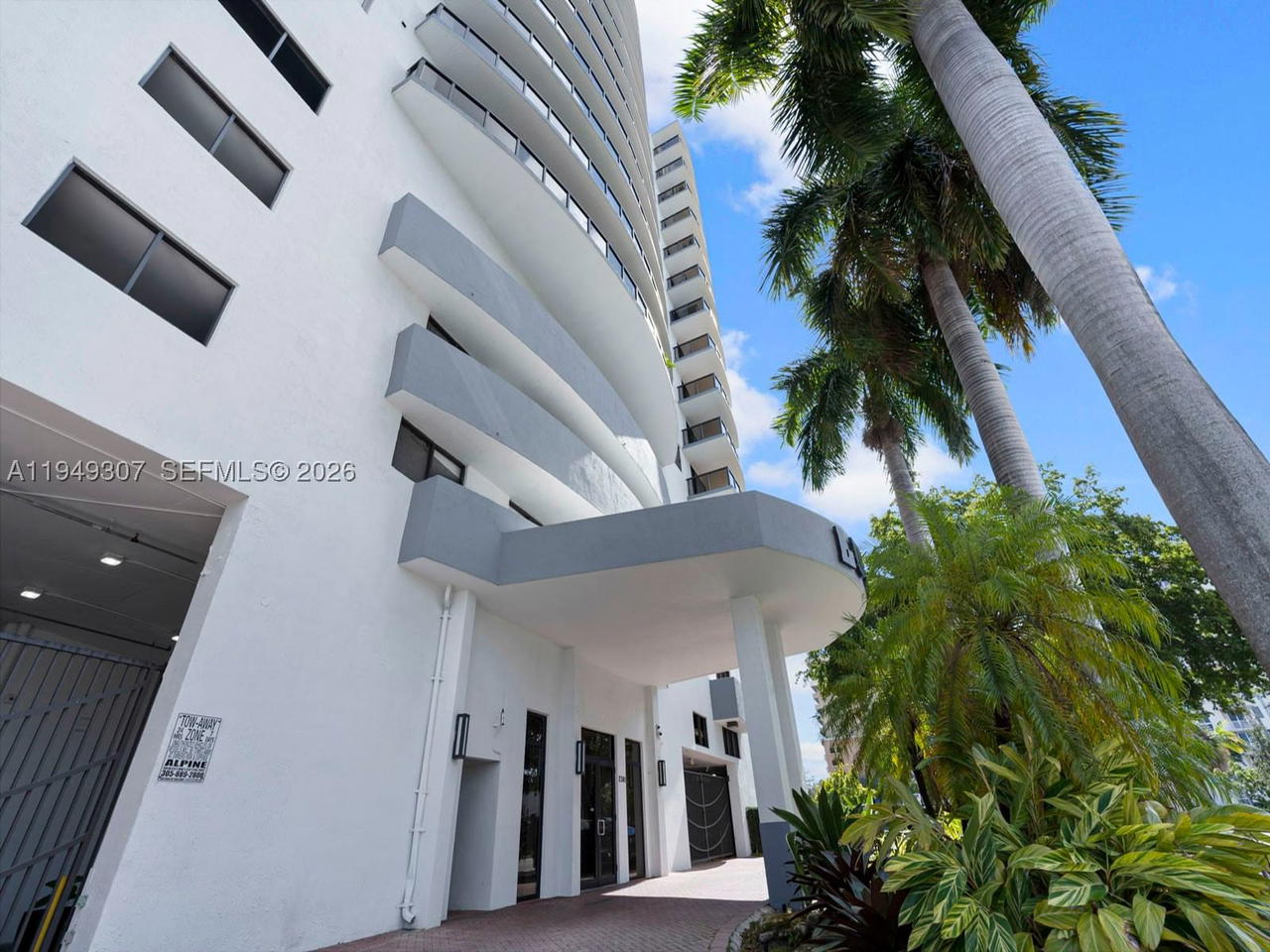 Real estate property located at 2301 27th Ave #1403, Miami-dade, The Luxor Residences Cond, Miami, FL