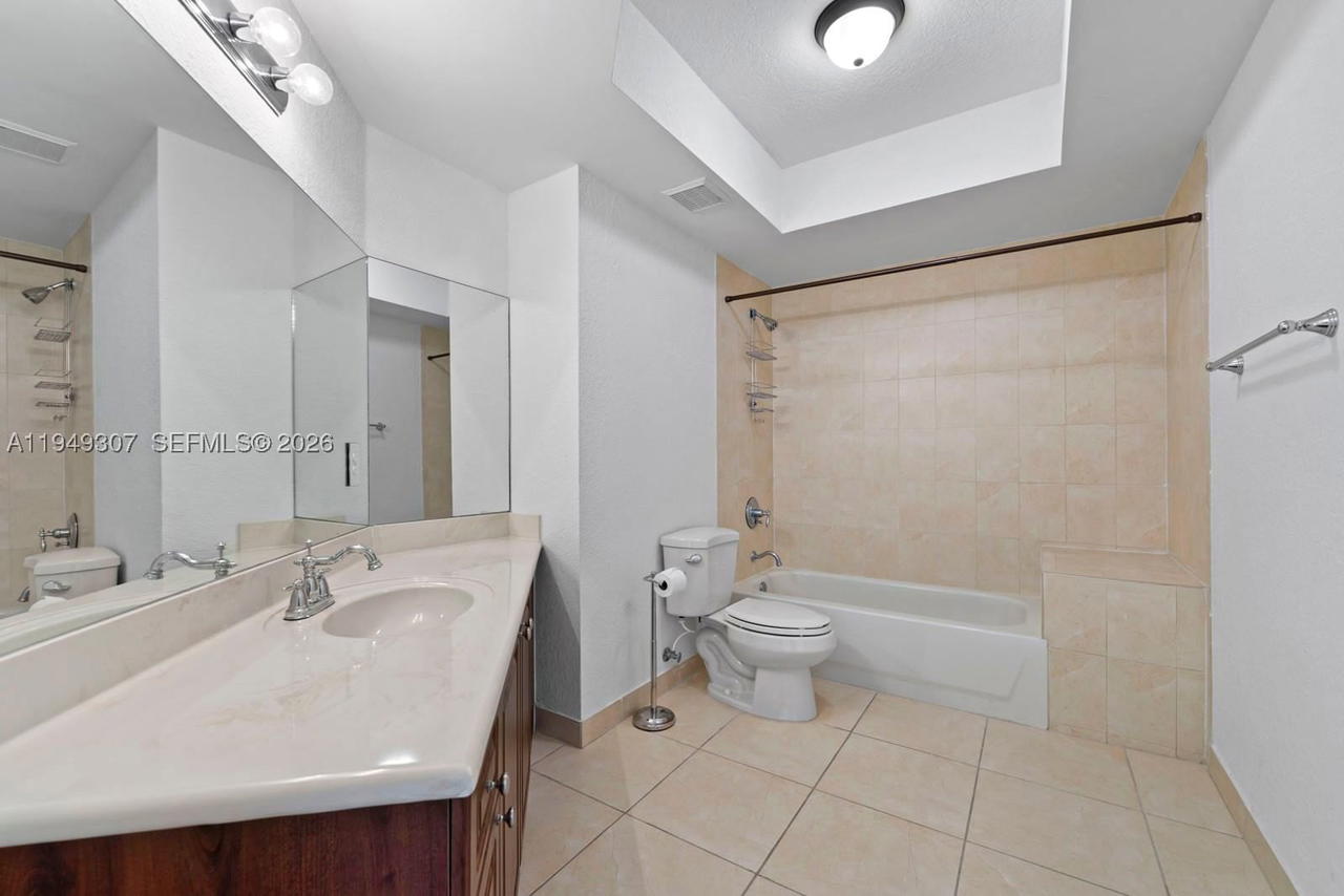 Real estate property located at 2301 27th Ave #1403, Miami-dade, The Luxor Residences Cond, Miami, FL