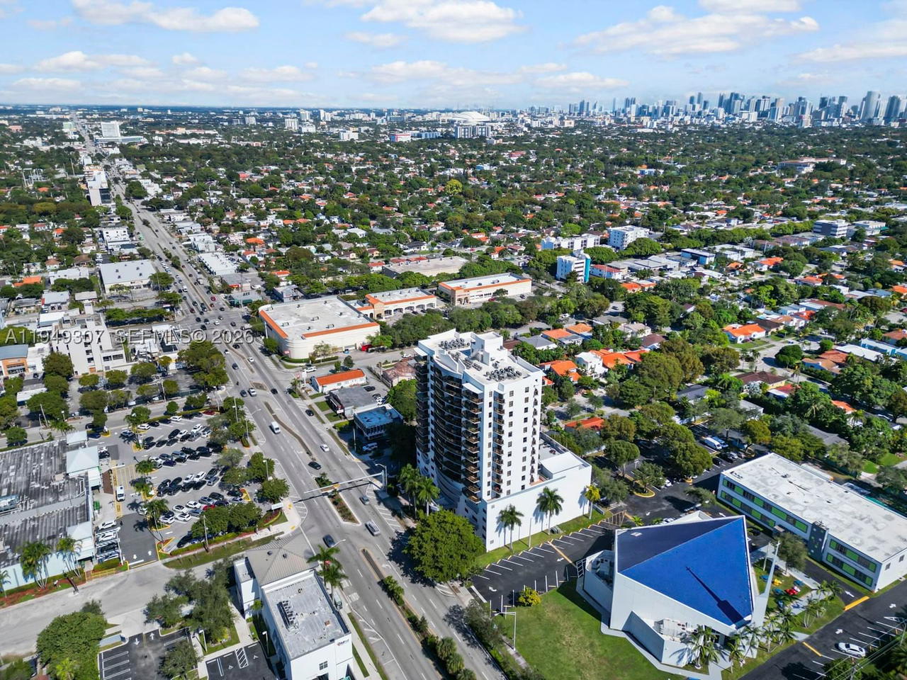 Real estate property located at 2301 27th Ave #1403, Miami-dade, The Luxor Residences Cond, Miami, FL