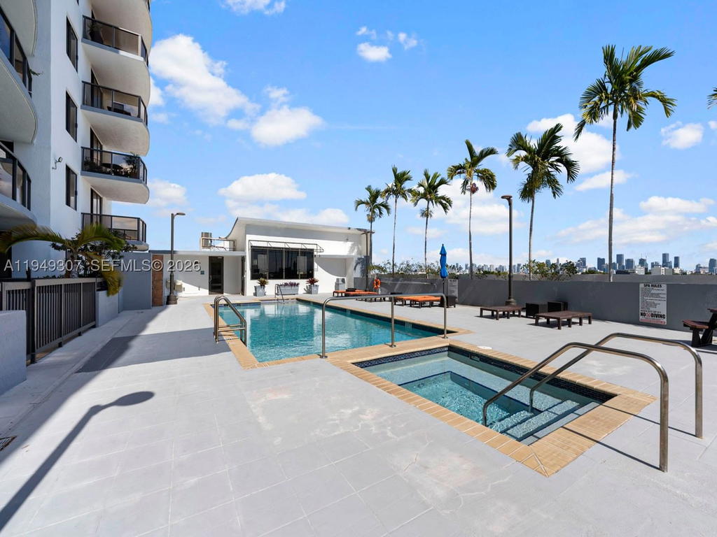 Real estate property located at 2301 27th Ave #1403, Miami-dade, The Luxor Residences Cond, Miami, FL