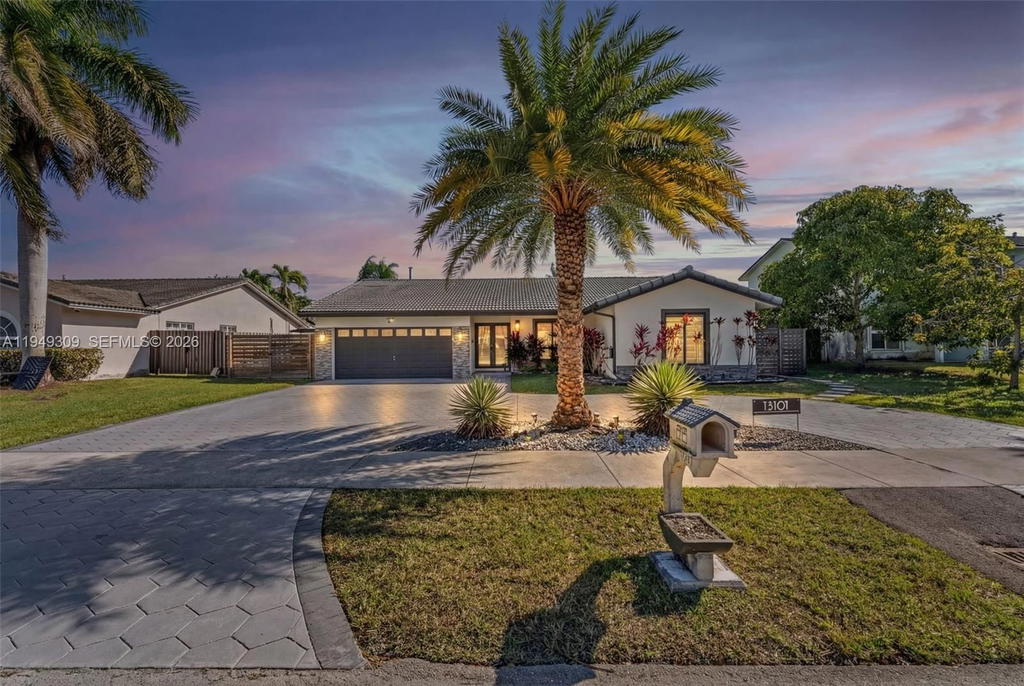Real estate property located at 15101 144th Ct, Miami-dade, River Bend Sec 4, Miami, FL