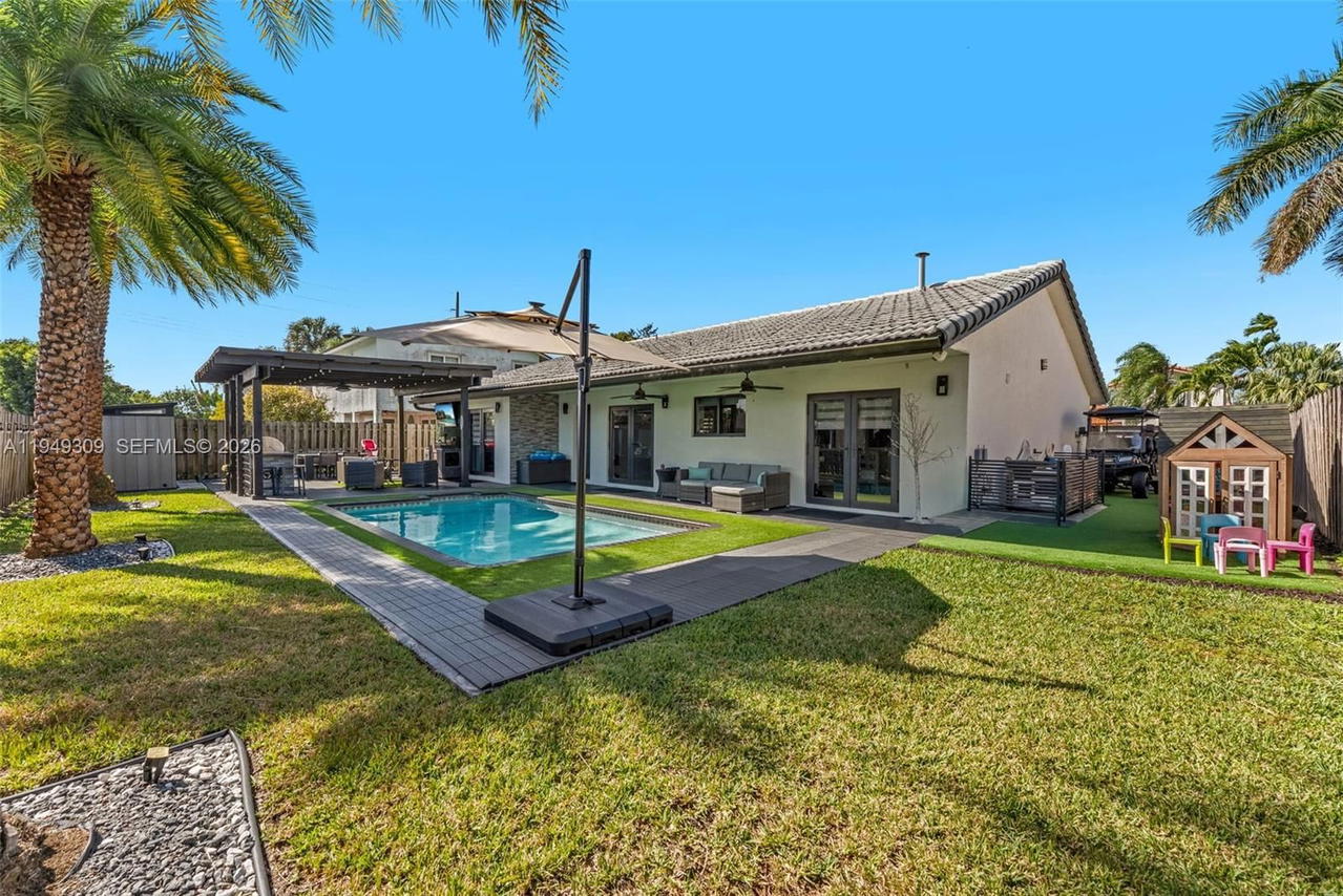 Real estate property located at 15101 144th Ct, Miami-dade, River Bend Sec 4, Miami, FL
