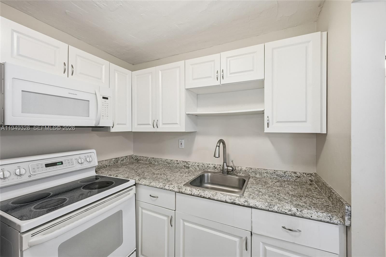 Real estate property located at 403 Sheffield Q #403, Palm Beach, Sheffield Condos A To Q, West Palm Beach, FL