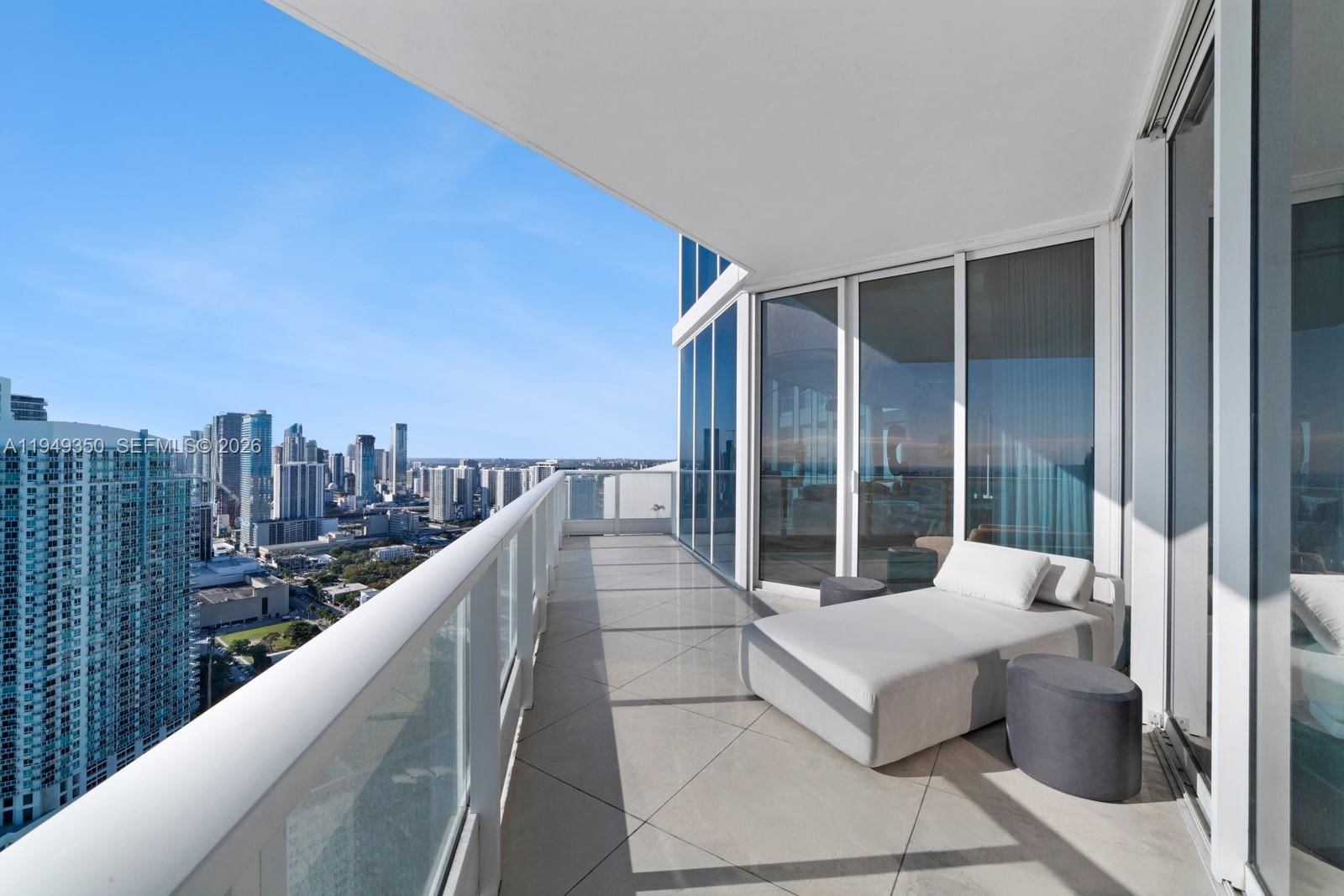 Real estate property located at 2020 Bayshore Dr PH4302, Miami-dade, Paramount Bay Condo, Miami, FL