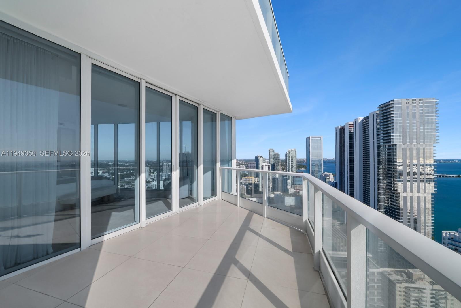 Real estate property located at 2020 Bayshore Dr PH4302, Miami-dade, Paramount Bay Condo, Miami, FL