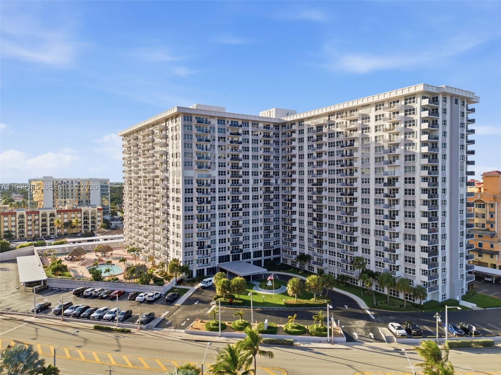 Real estate property located at 405 Ocean Blvd #1528, Broward, Parliament House Condo, Pompano Beach, FL