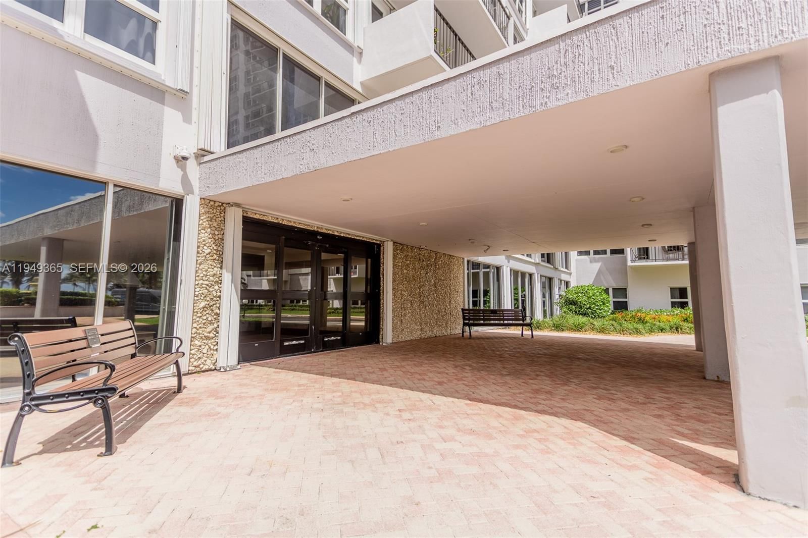 Real estate property located at 405 Ocean Blvd #1528, Broward, Parliament House Condo, Pompano Beach, FL