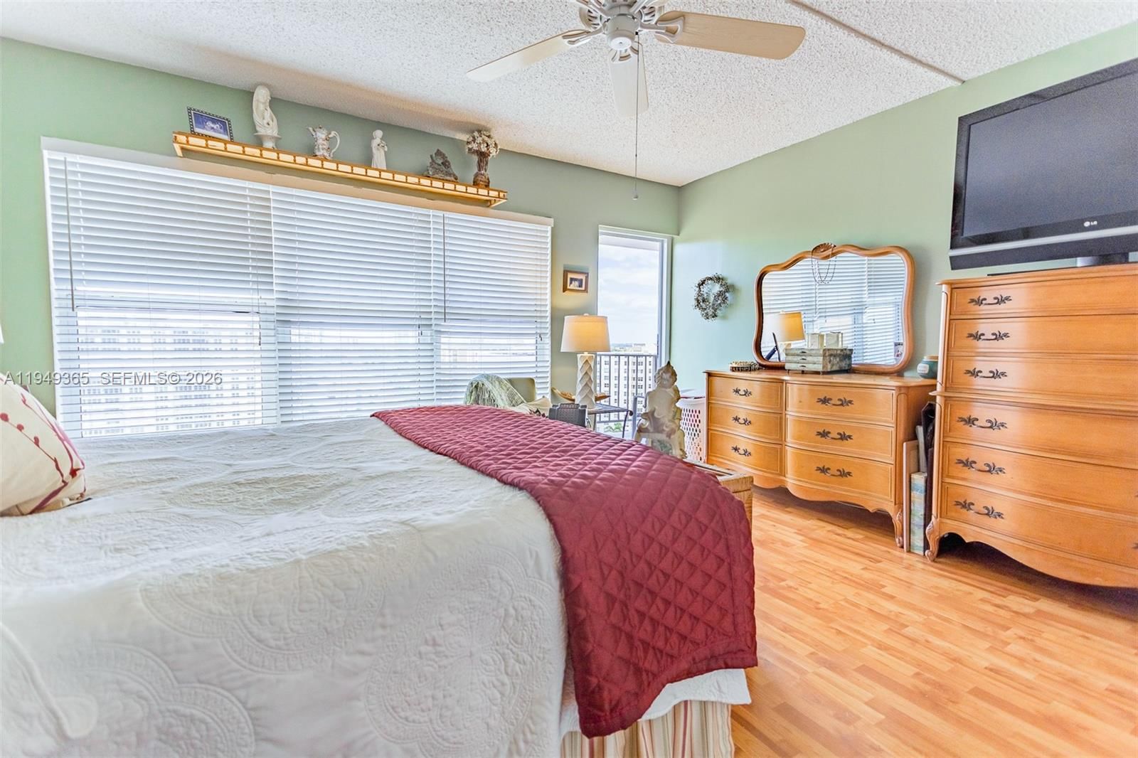 Real estate property located at 405 Ocean Blvd #1528, Broward, Parliament House Condo, Pompano Beach, FL