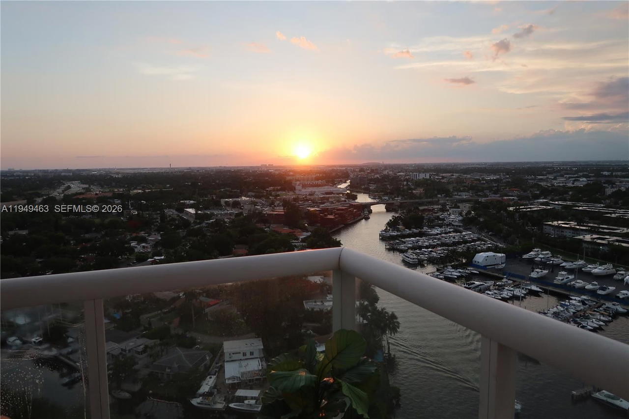 Real estate property located at 1861 S River Dr #2505, Miami-dade, Terrazas Riverpark Villag, Miami, FL