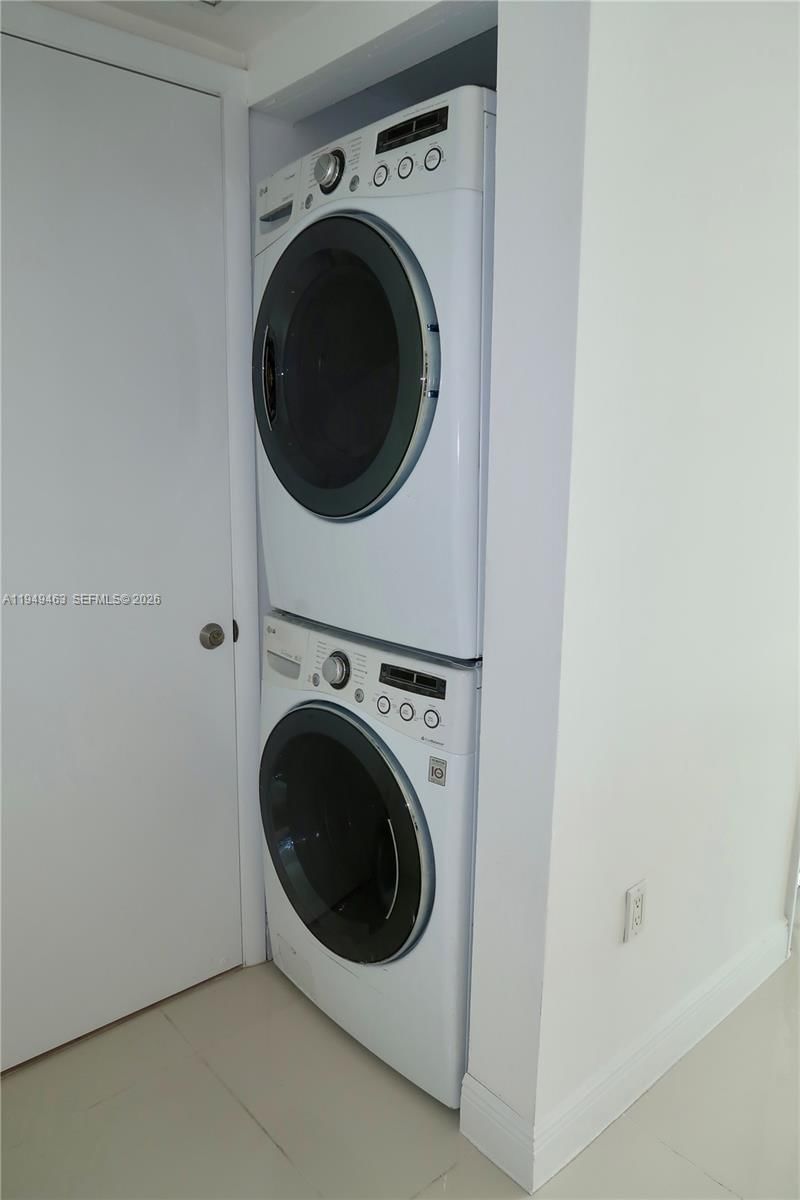Real estate property located at 1861 S River Dr #2505, Miami-dade, Terrazas Riverpark Villag, Miami, FL