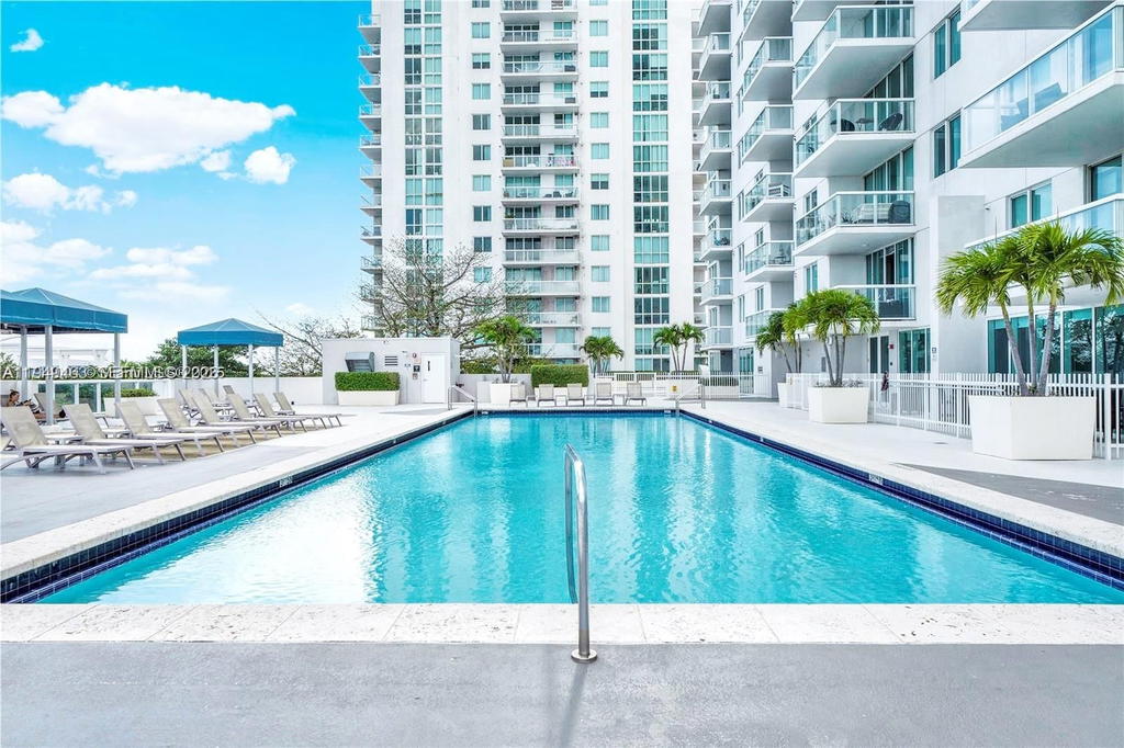 Real estate property located at 1861 S River Dr #2505, Miami-dade, Terrazas Riverpark Villag, Miami, FL