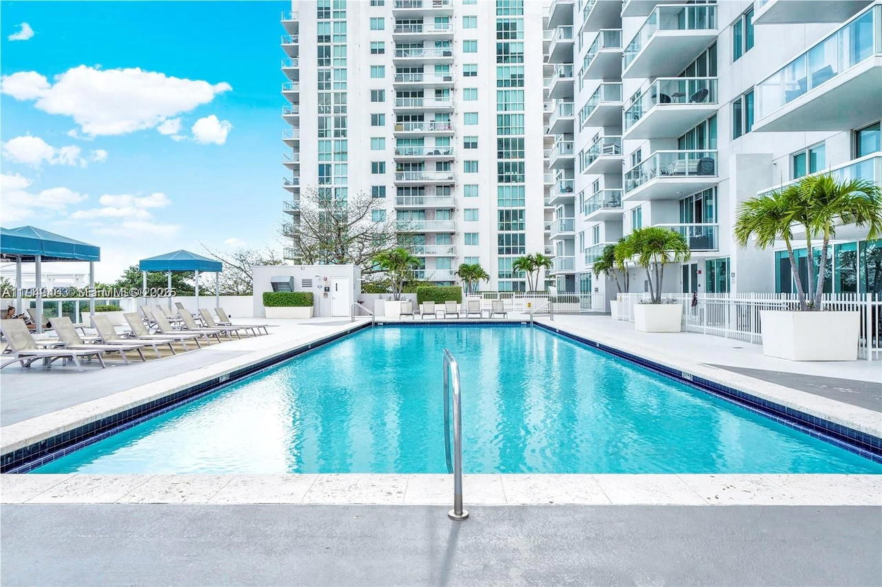 Real estate property located at 1861 S River Dr #2505, Miami-dade, Terrazas Riverpark Villag, Miami, FL
