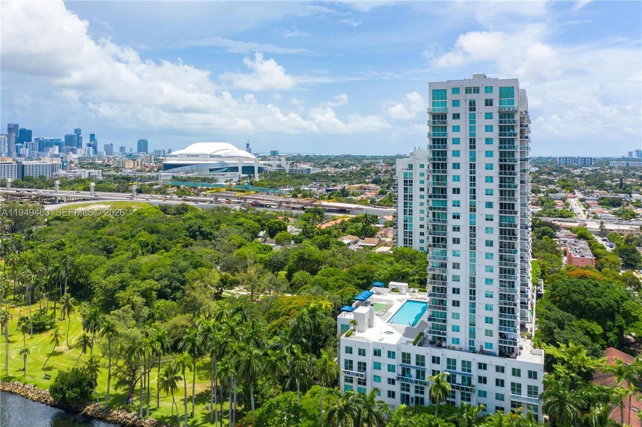 Real estate property located at 1861 S River Dr #2505, Miami-dade, Terrazas Riverpark Villag, Miami, FL