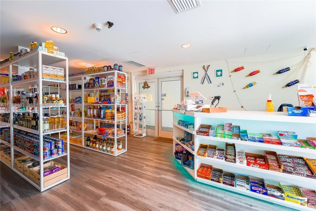 Real estate property located at 1861 S River Dr #2505, Miami-dade, Terrazas Riverpark Villag, Miami, FL