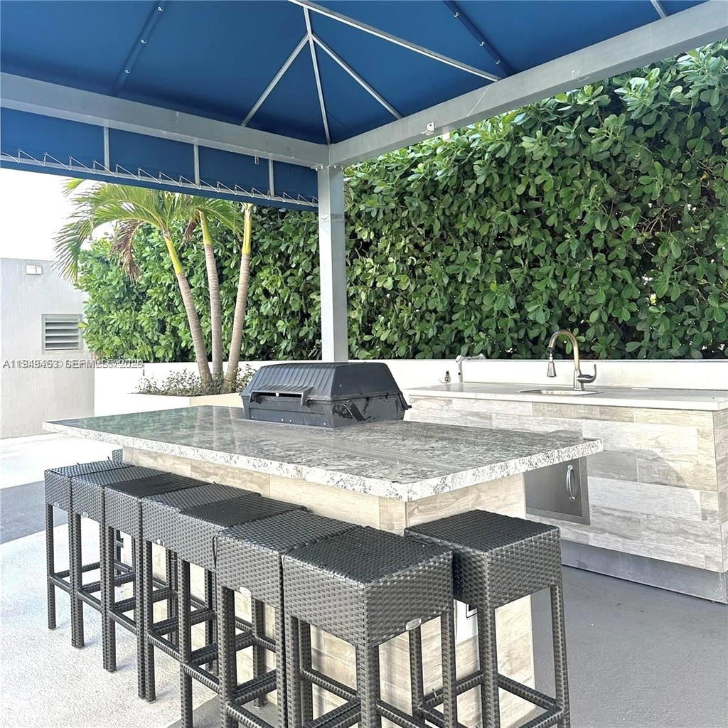 Real estate property located at 1861 S River Dr #2505, Miami-dade, Terrazas Riverpark Villag, Miami, FL