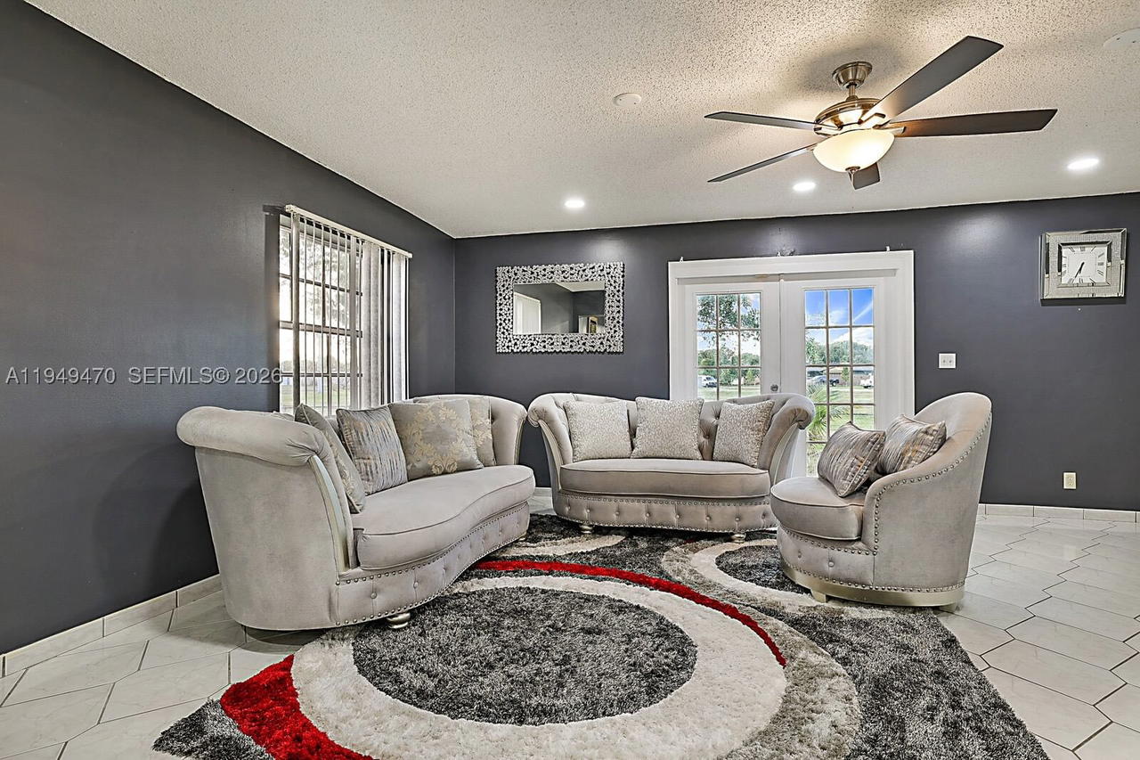 Real estate property located at 2210 91st Ter, Broward, Rainbow Lakes, Pembroke Pines, FL