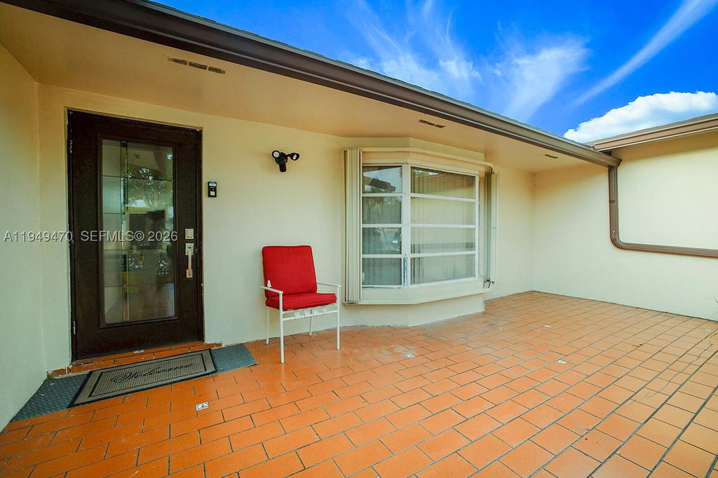 Real estate property located at 2210 91st Ter, Broward, Rainbow Lakes, Pembroke Pines, FL
