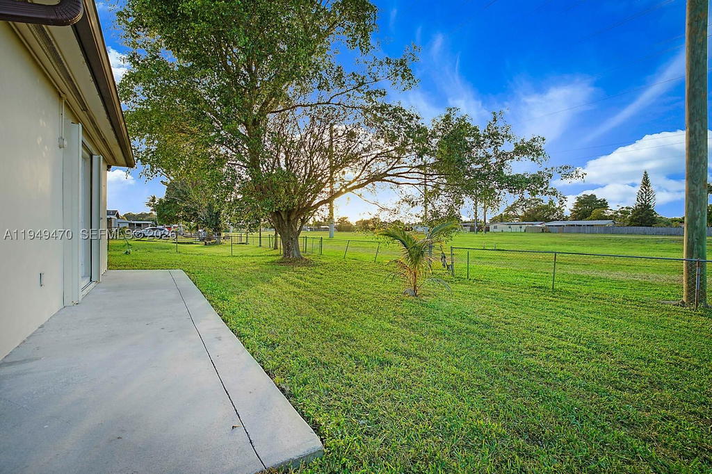 Real estate property located at 2210 91st Ter, Broward, Rainbow Lakes, Pembroke Pines, FL