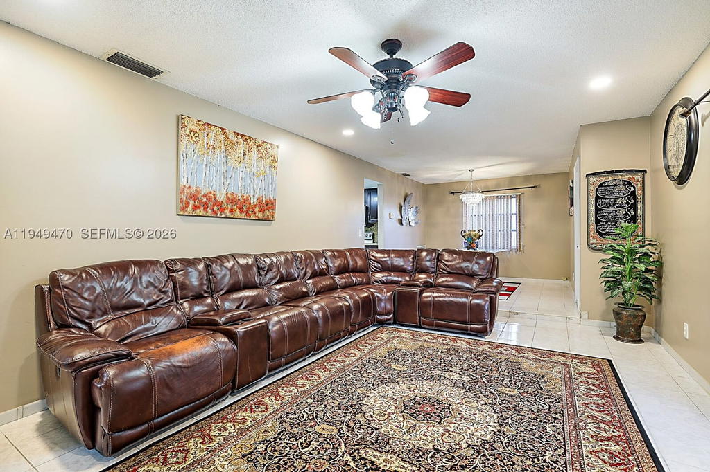 Real estate property located at 2210 91st Ter, Broward, Rainbow Lakes, Pembroke Pines, FL