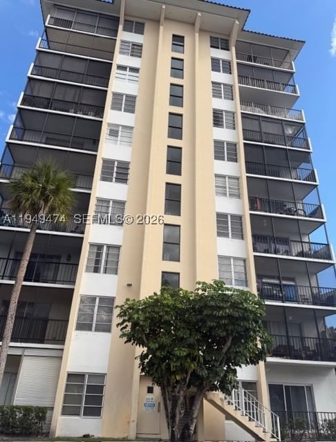 Real estate property located at 4164 Inverrary Dr #913, Broward, Manors Of Inverrary Xii, Lauderhill, FL