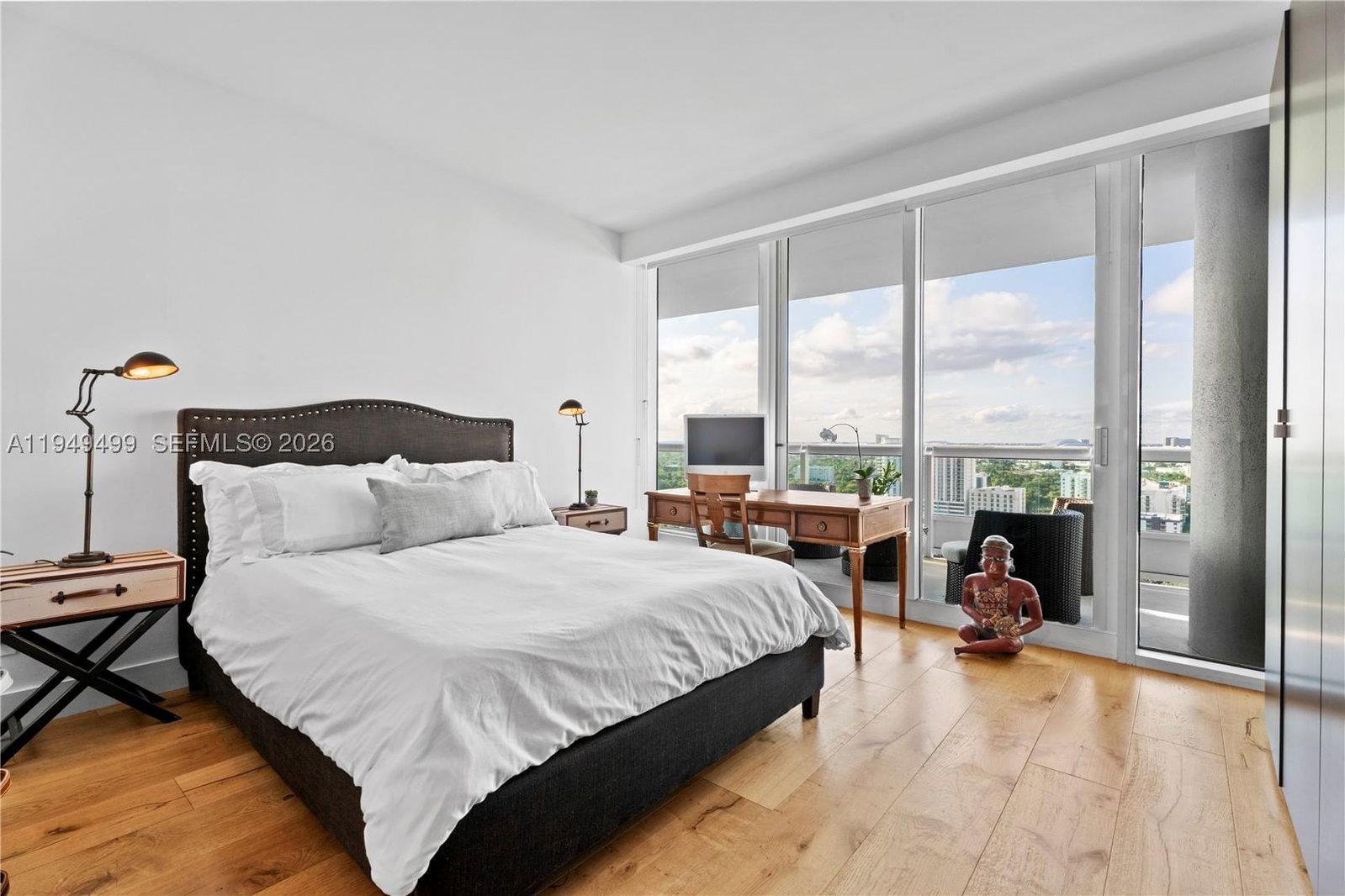 Real estate property located at 1643 Brickell Ave #2506, Miami-dade, Santa Maria Condo, Miami, FL