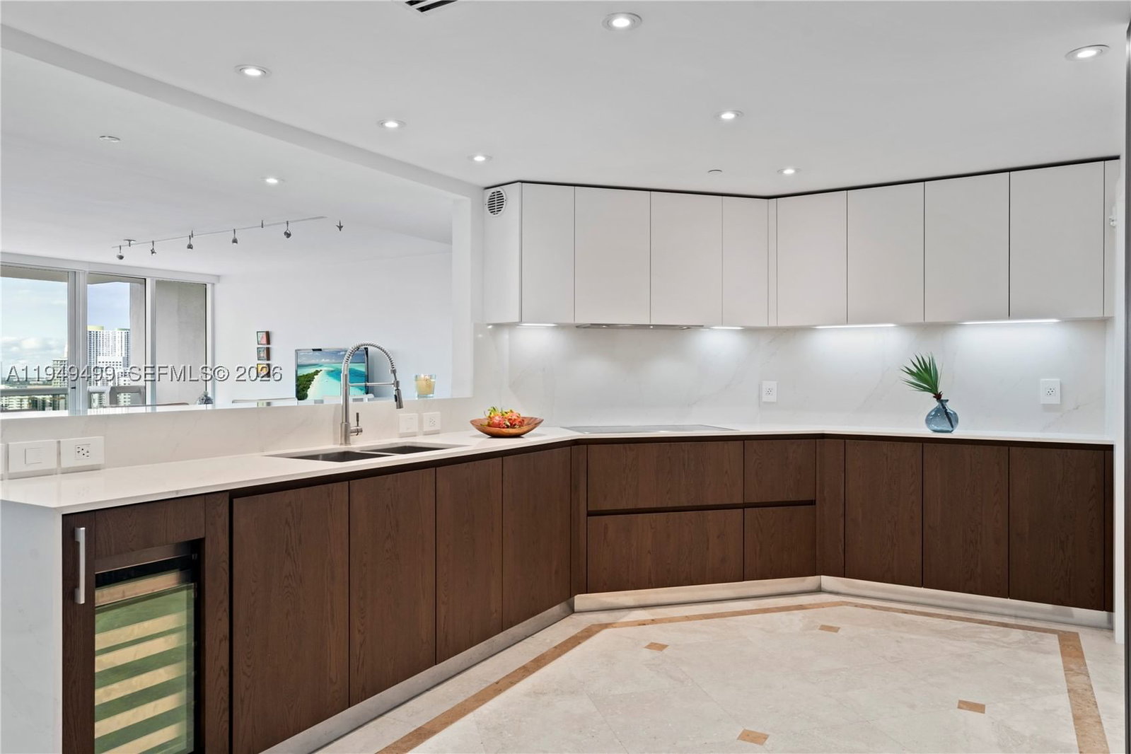 Real estate property located at 1643 Brickell Ave #2506, Miami-dade, Santa Maria Condo, Miami, FL