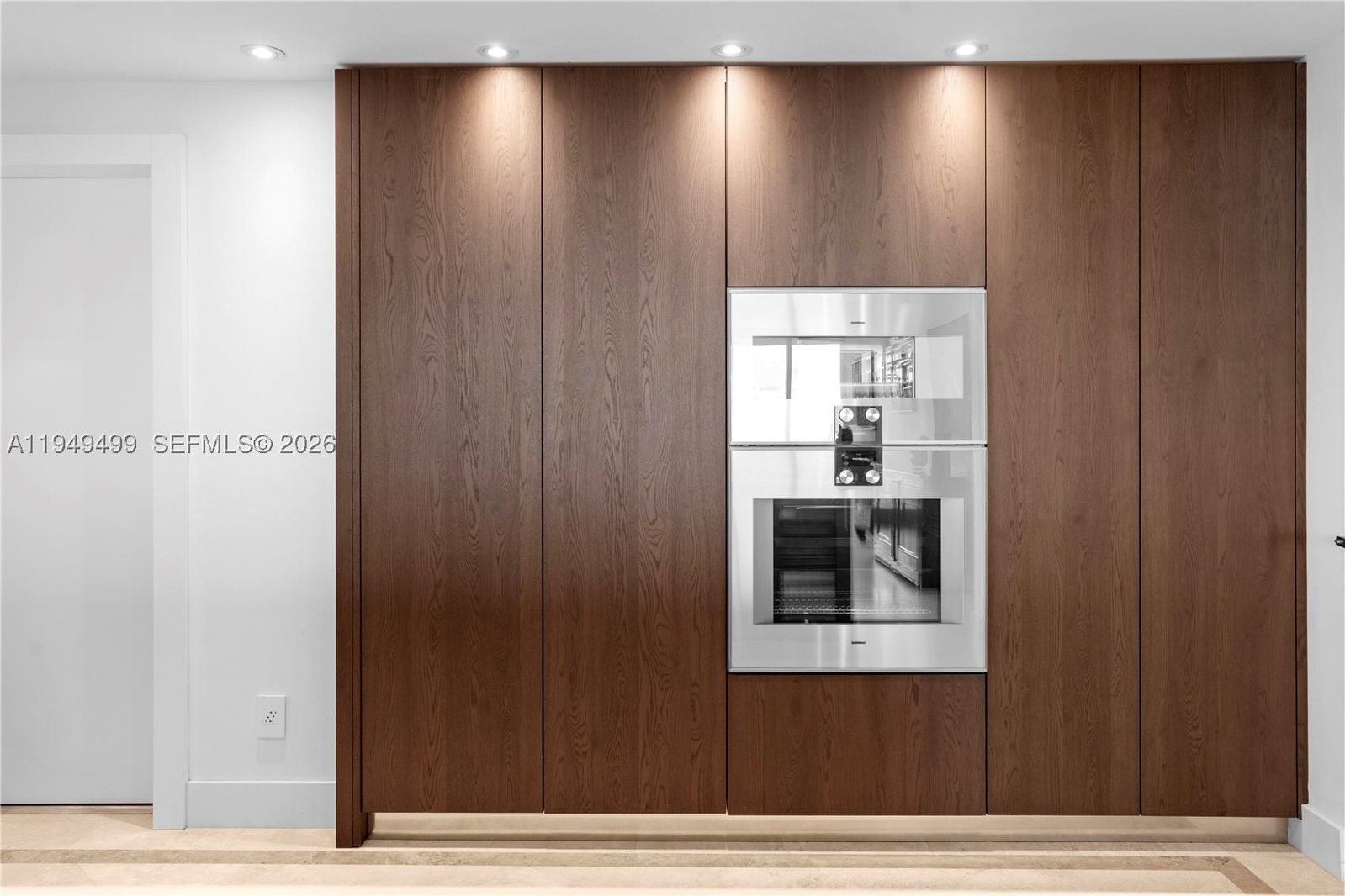 Real estate property located at 1643 Brickell Ave #2506, Miami-dade, Santa Maria Condo, Miami, FL