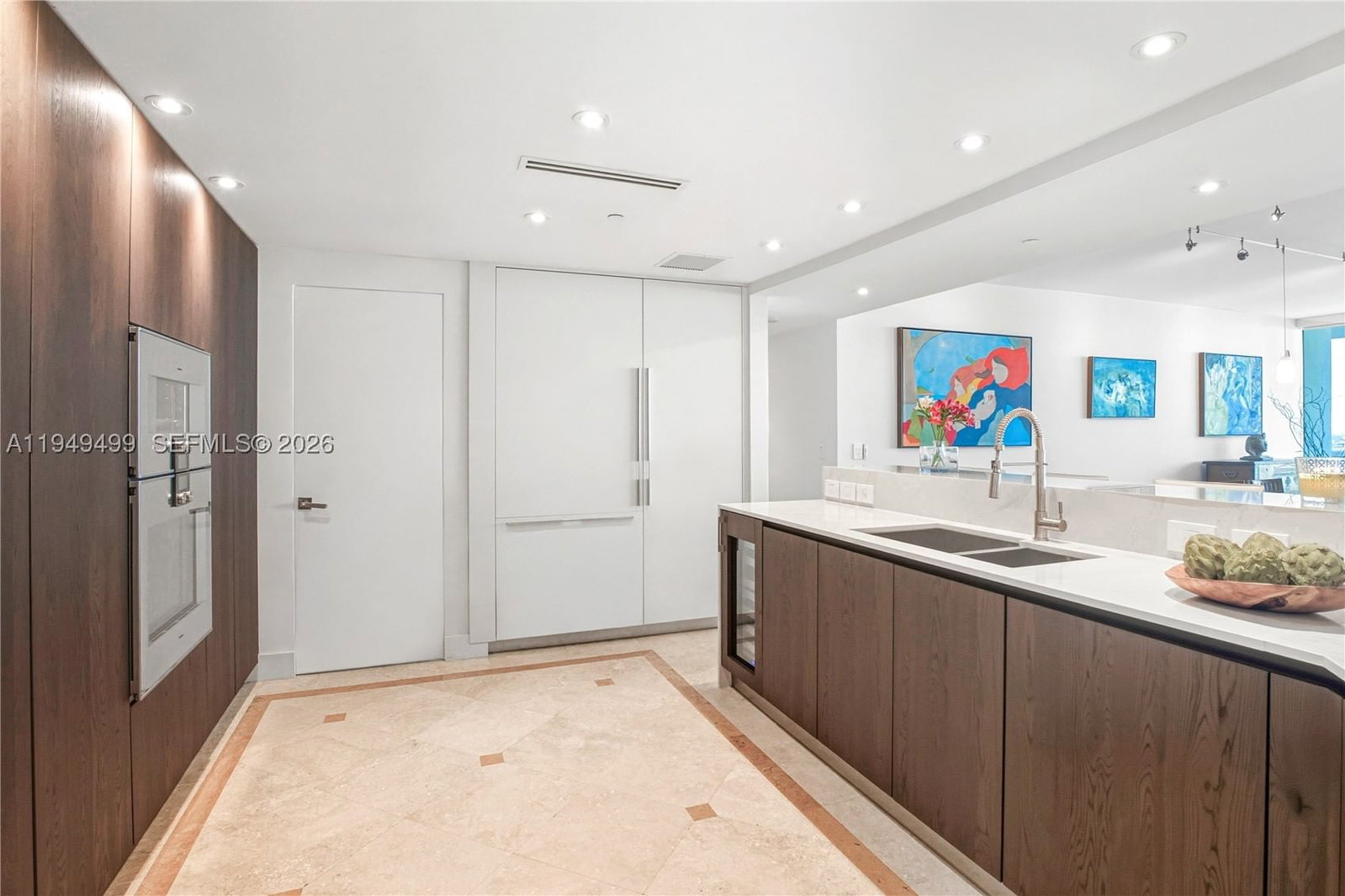 Real estate property located at 1643 Brickell Ave #2506, Miami-dade, Santa Maria Condo, Miami, FL
