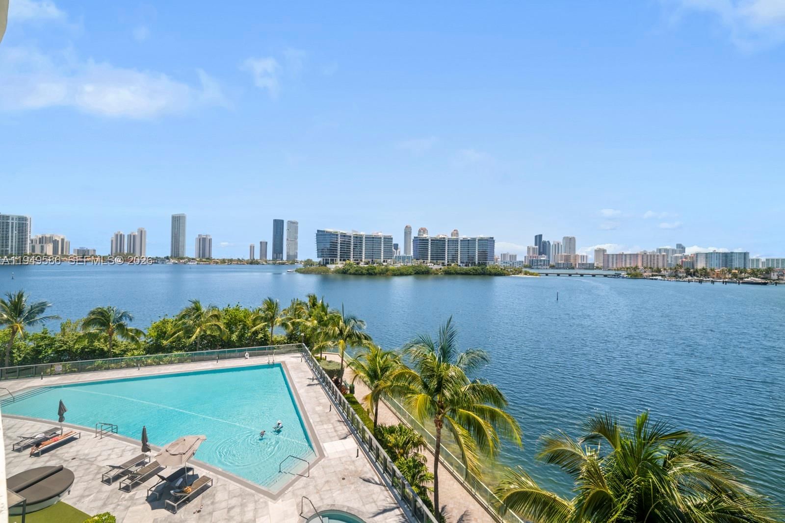 Real estate property located at 3300 188th St #414, Miami-dade, Echo Condo, Aventura, FL