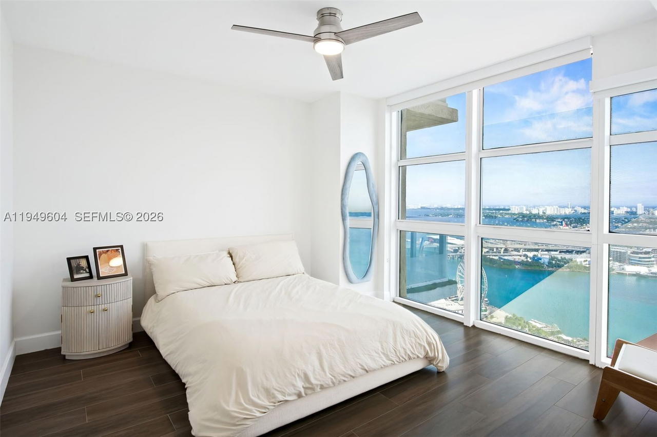Real estate property located at 50 Biscayne Blvd #3904, Miami-dade, 50 Biscayne Condo, Miami, FL