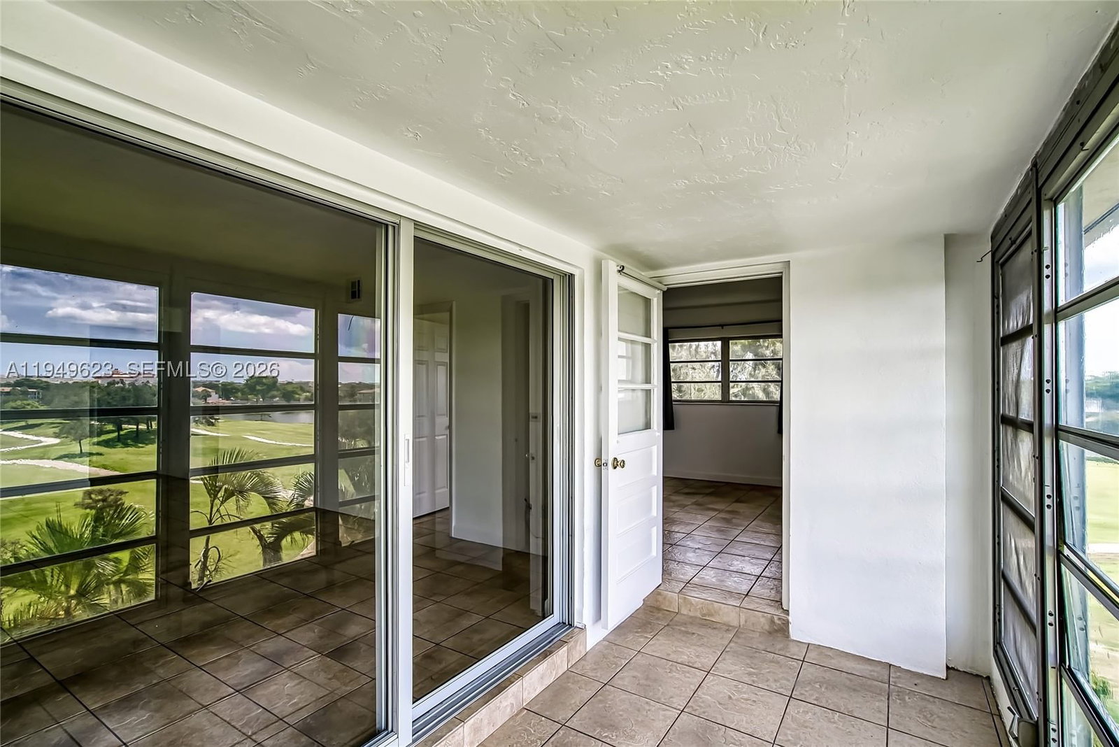 Real estate property located at 2500 81st Ave #402, Broward, Arrowhead Condo No V, Davie, FL
