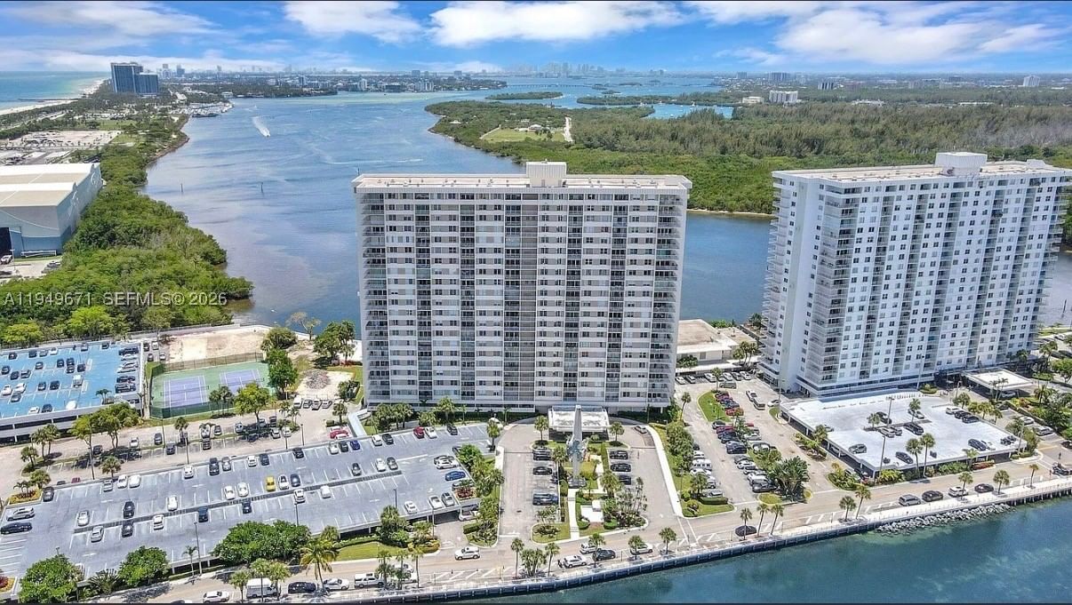 Real estate property located at 300 Bayview Dr #802, Miami-dade, Arlen House Condo, Sunny Isles Beach, FL