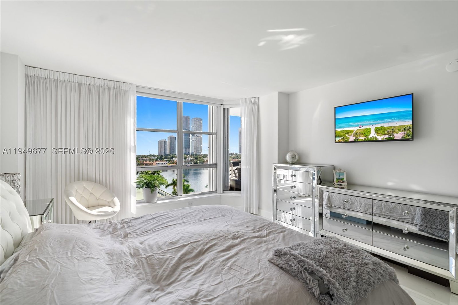Real estate property located at 3600 Mystic Pointe Dr #1017, Miami-dade, Mystic Pointe Condo No On, Aventura, FL