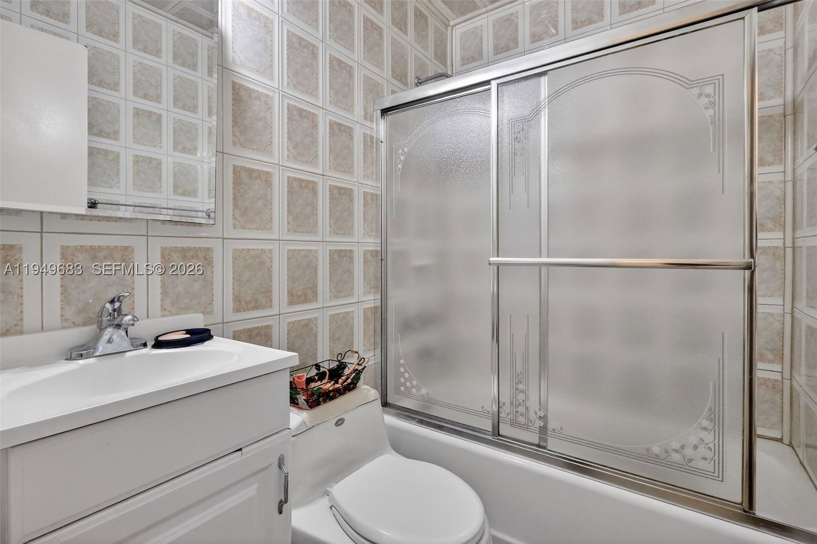 Real estate property located at 2224 53rd Pl #2224, Miami-dade, Santamaria Estates Condo, Hialeah, FL