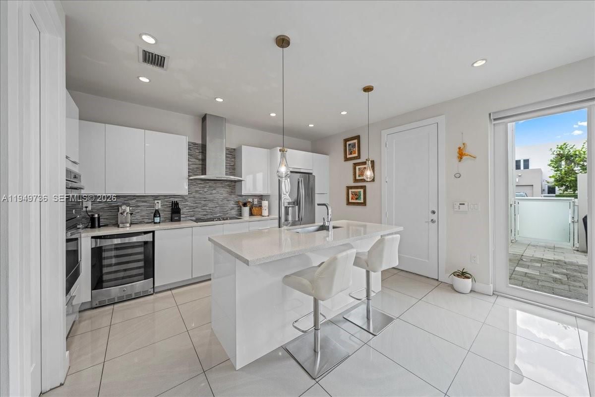 Real estate property located at 6402 104th Path, Miami-dade, Landmark At Doral, Doral, FL