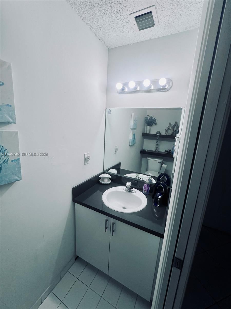 Real estate property located at 8851 119th St #5221, Miami-dade, Grand Vista Condo, Hialeah Gardens, FL