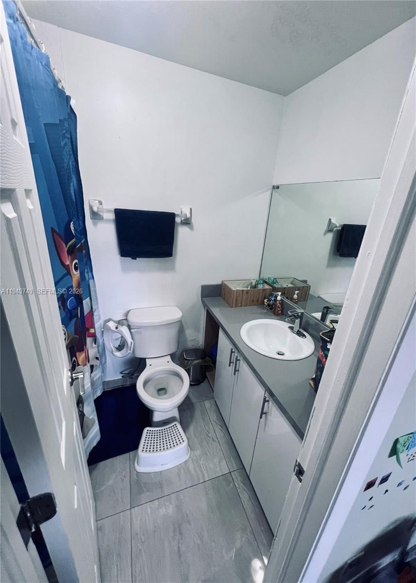 Real estate property located at 8851 119th St #5221, Miami-dade, Grand Vista Condo, Hialeah Gardens, FL