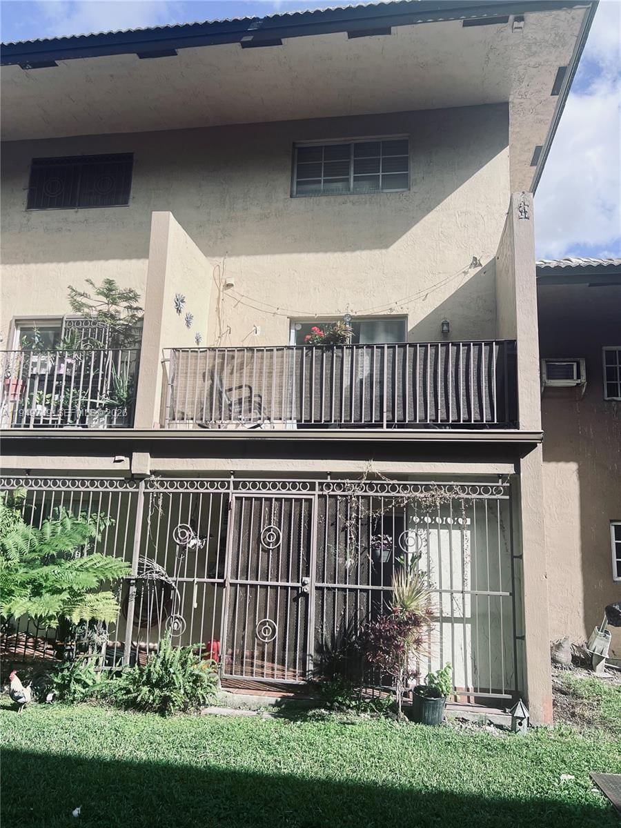 Real estate property located at 8851 119th St #5221, Miami-dade, Grand Vista Condo, Hialeah Gardens, FL