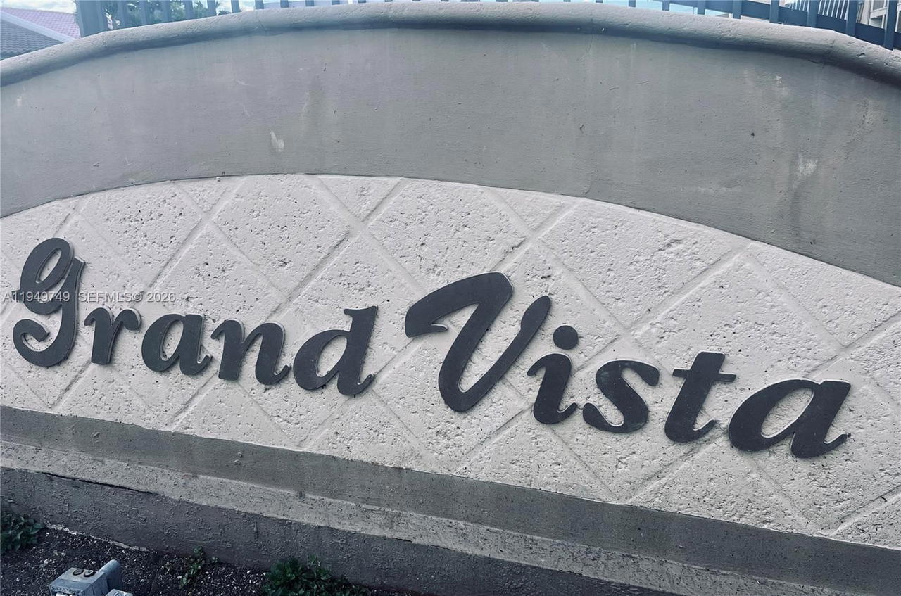 Real estate property located at 8851 119th St #5221, Miami-dade, Grand Vista Condo, Hialeah Gardens, FL